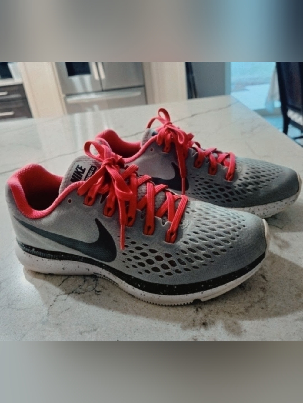 Like New , Wore Once. Size 8 Nike Women’s Gray and Hot Pink Air Zoom Pegasus 34.